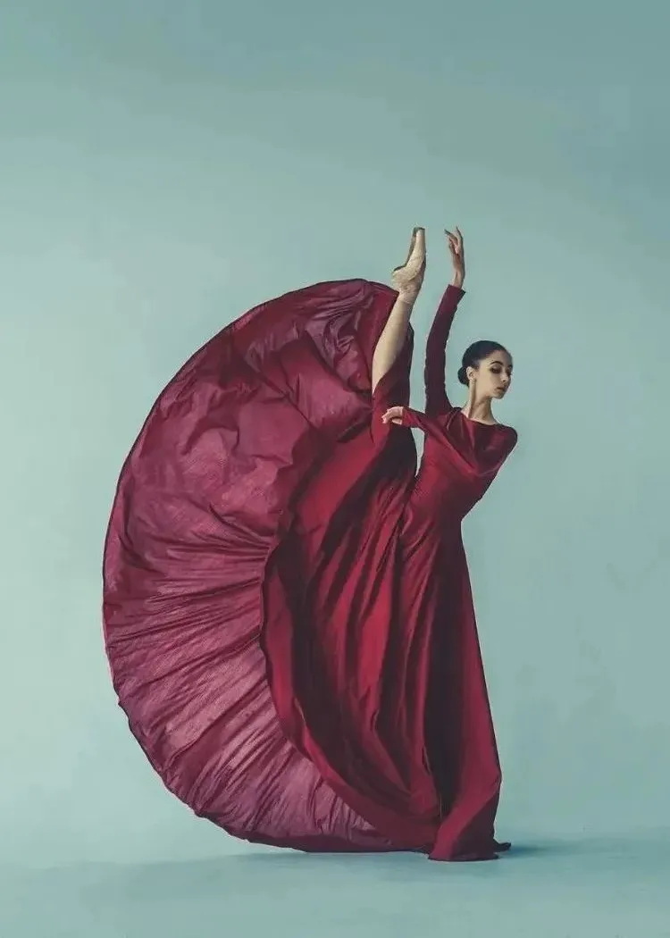 精美图片：人体摄影艺术，舞蹈的灵动之美