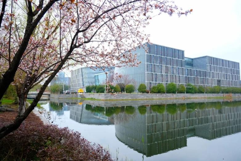 外语专业人才和复合型外语人才的摇篮：揭秘南京大学“超强”学院！