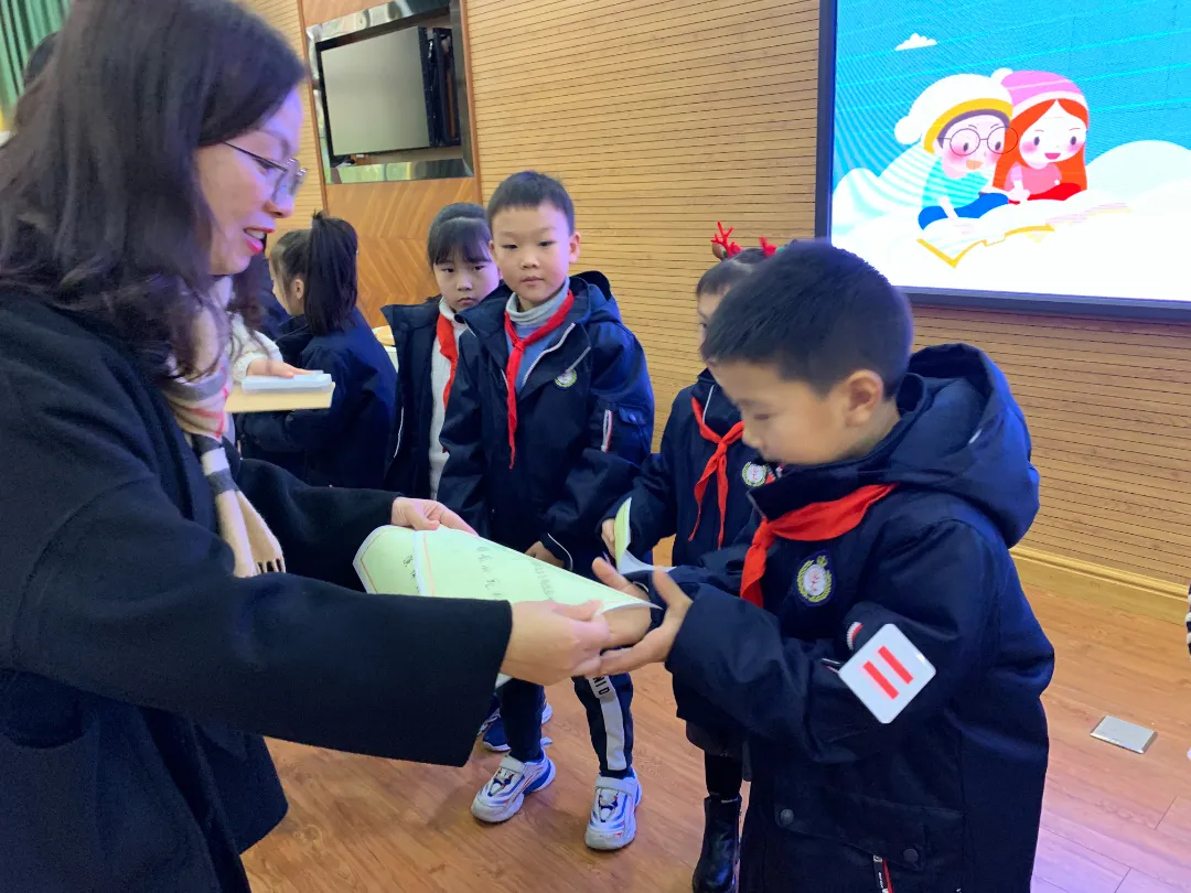 家校互动 趣味共读——华阳实验小学亲子阅读活动报道