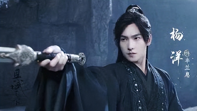 “龙须刘海”不要轻易尝试！有人仙气十足，有人酷似蟑螂精