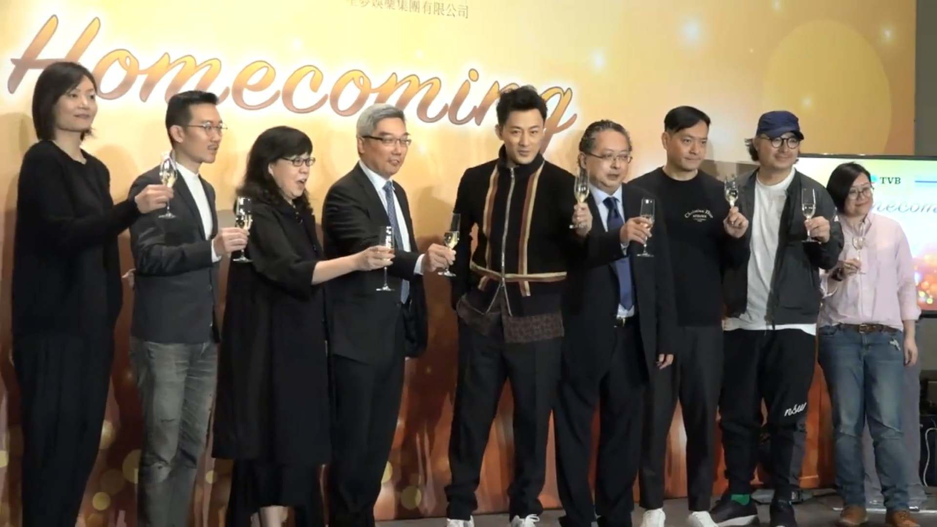 83版《射雕》选角内幕：导演对翁美玲有顾虑，金庸站出来力挺