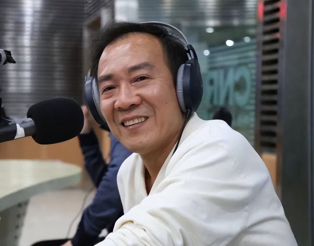 侯耀文前妻袁茵，婚內出軌其師侄戴志誠，他們之間有什么恩怨糾葛