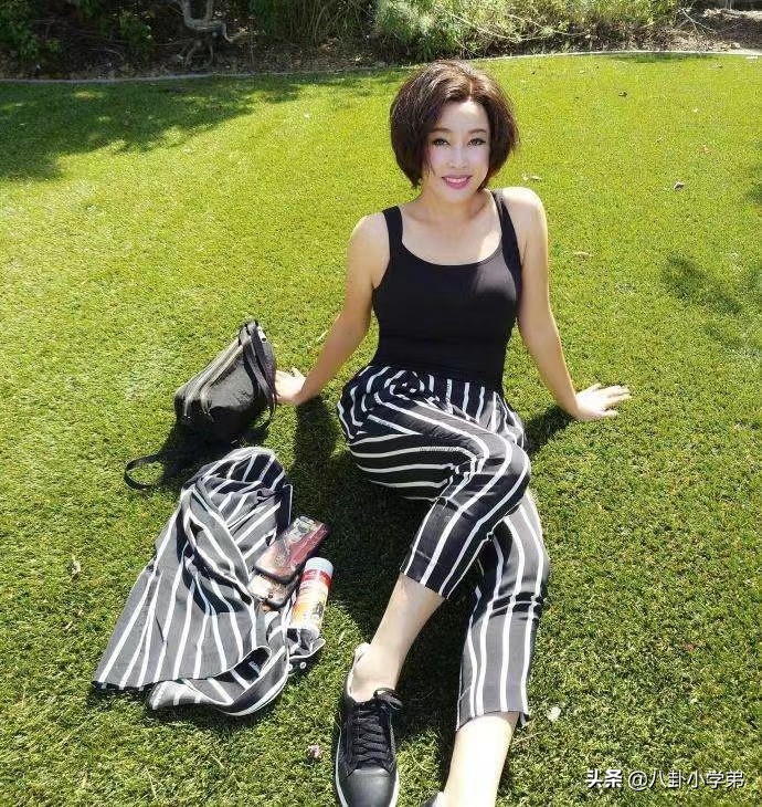 “不老女神”跌落神坛，年过50岁装少女，整容P图一个比一个厉害