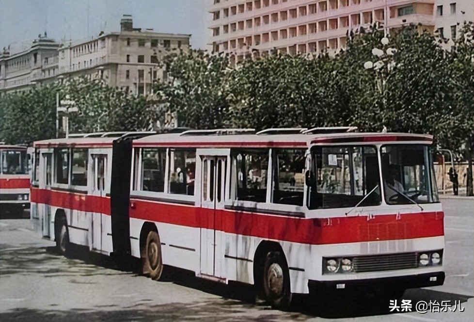 17款车模和31张老照片见证北京公交车的百年变迁，哪辆你印象最深