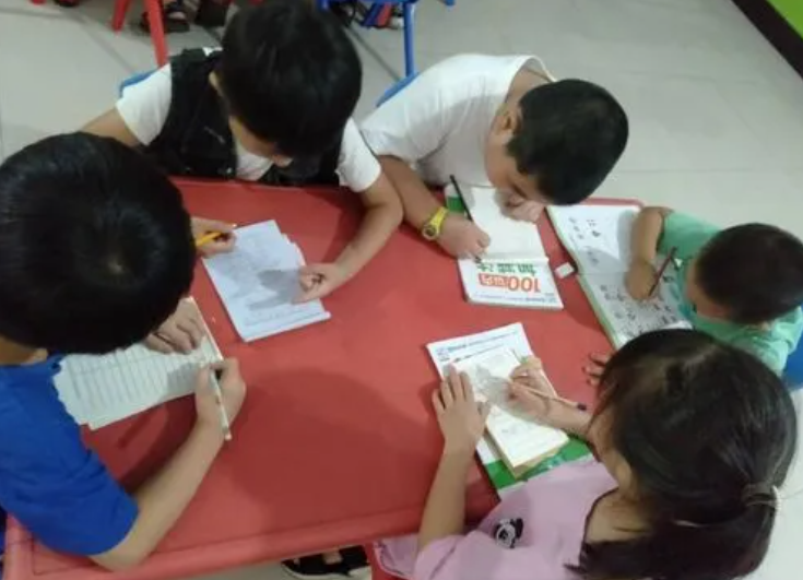 小学生寒假只有5天？虎妈制定假期时间表：我家孩子不能被比下去