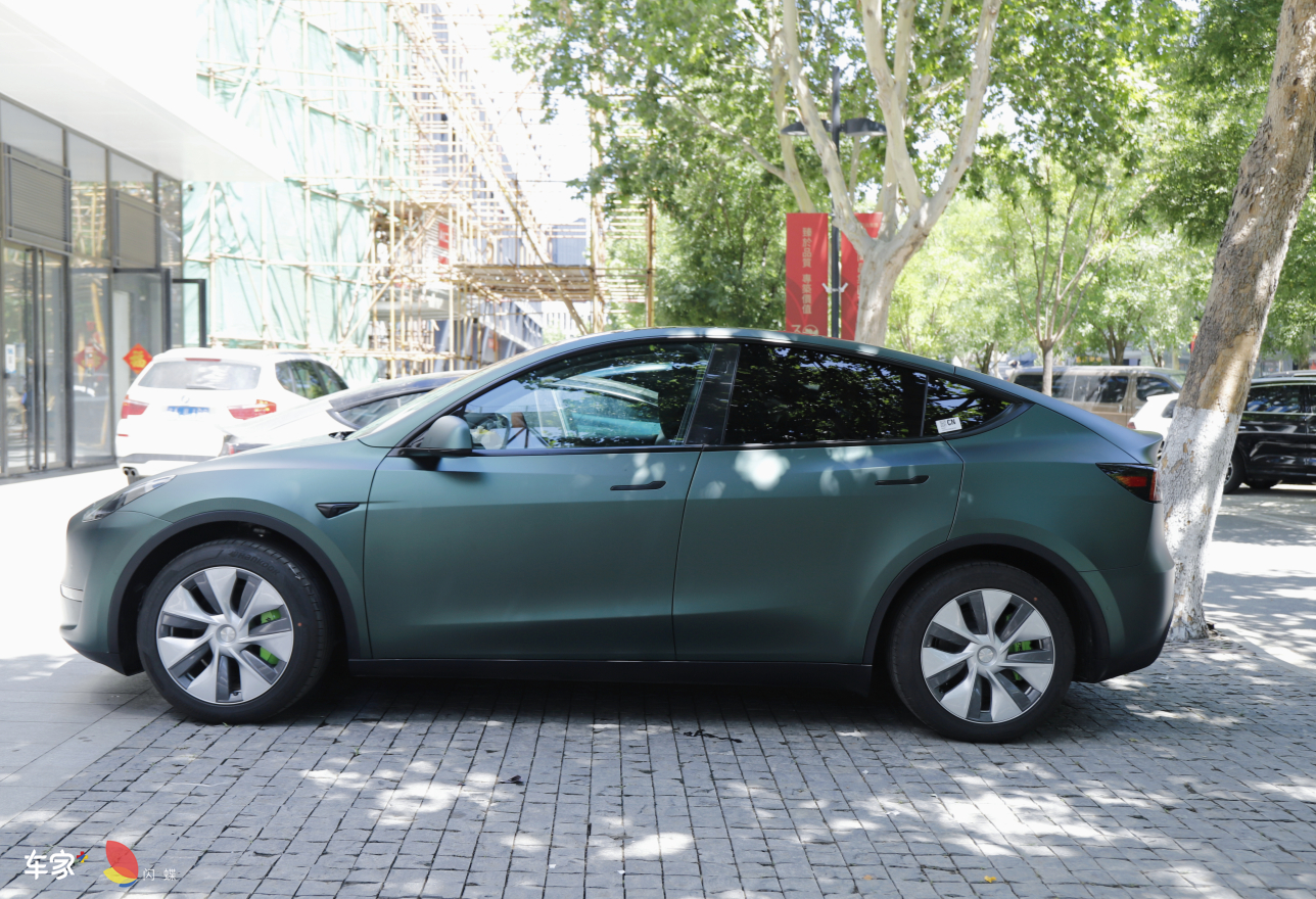 太喜欢这个颜色了，一张都没删，特斯拉ModelY 幽灵金属墨绿