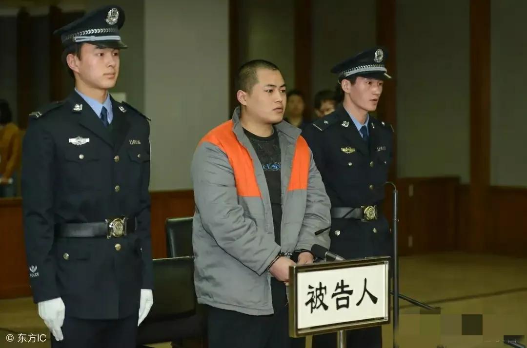 付丽：14岁参军，25岁辞职，26岁出专辑，30岁死于快递之手，为何