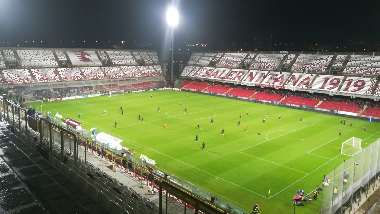 场的名称是为了纪念贝内文托亲王国首位国王——阿莱基二世(arechi ii