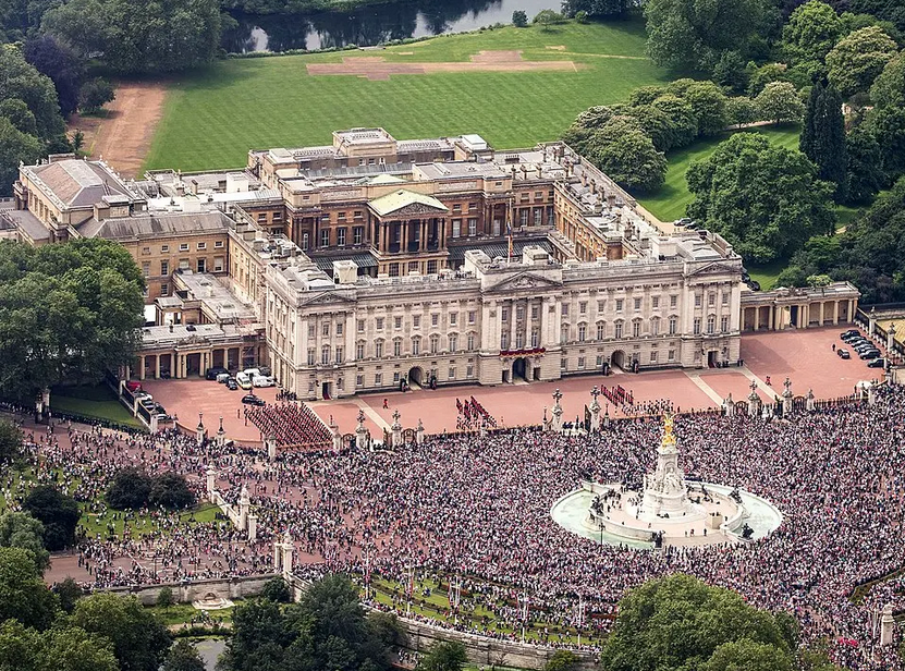英国伦敦白金汉宫地理位置及图片白金汉宫介绍