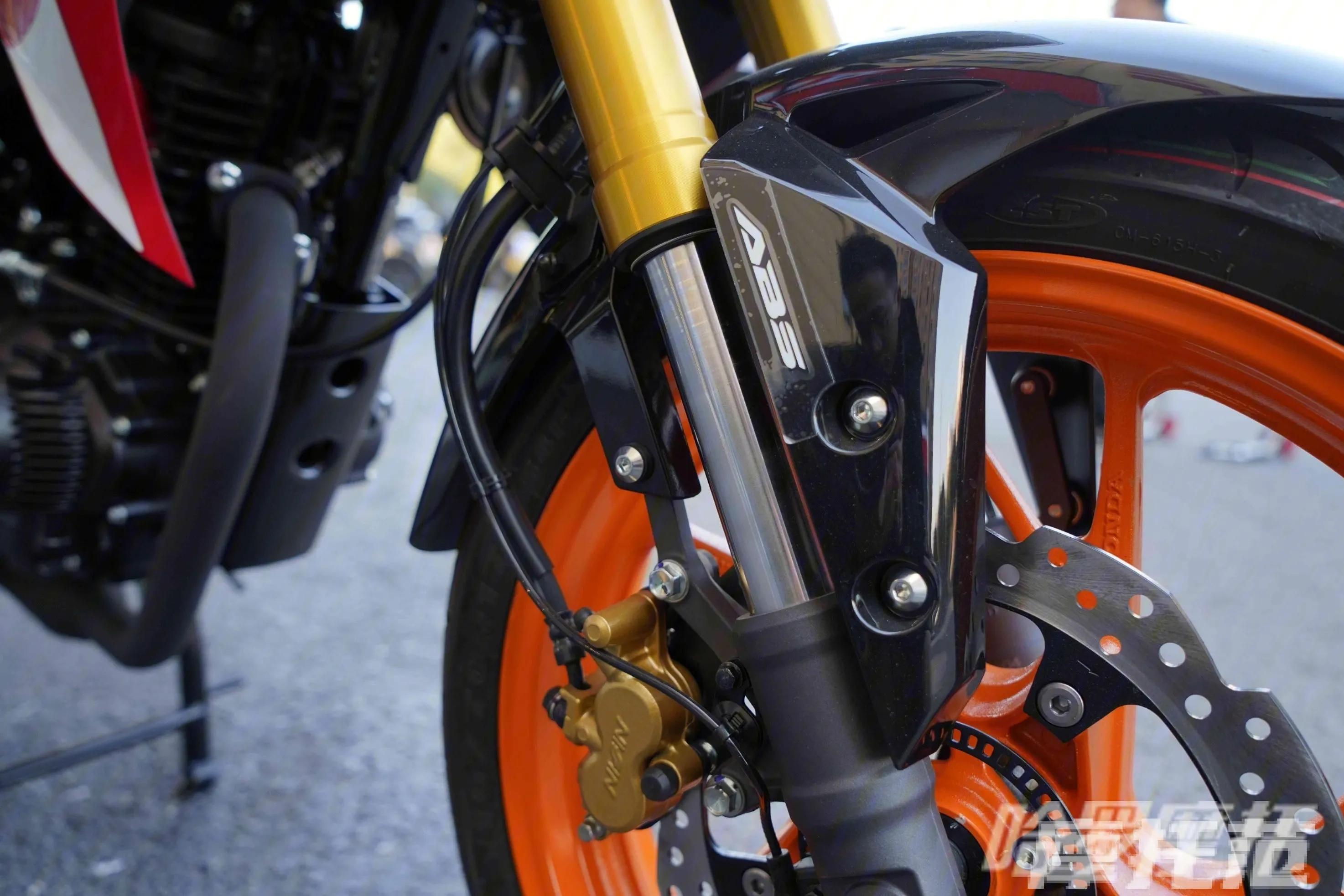 续航600km的五羊本田 CB190R 暴锋眼，真的很香！