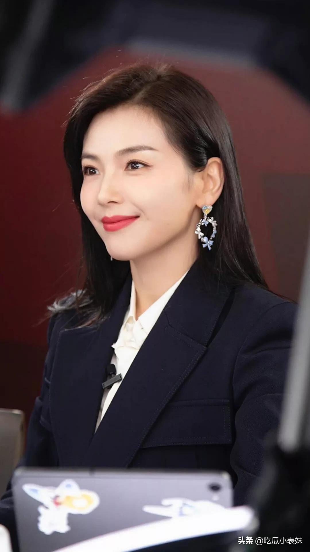 刘涛迷人美照，衣着光鲜，靓丽时尚，真的好美