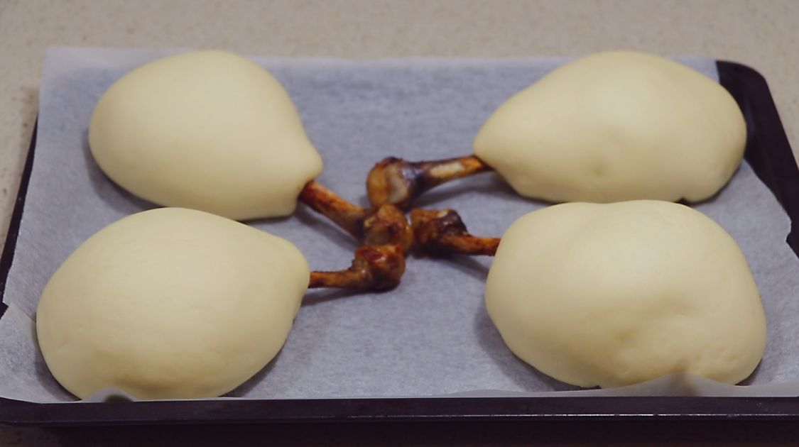 天气寒冷，碰到这面包，我绝不手软，包上大鸡腿，吃着真过瘾