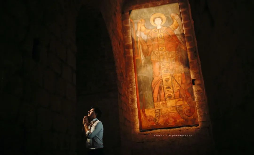 抱歉蹭热，看到周杰伦新专辑封面，回忆在圣米歇尔山的旅拍照片