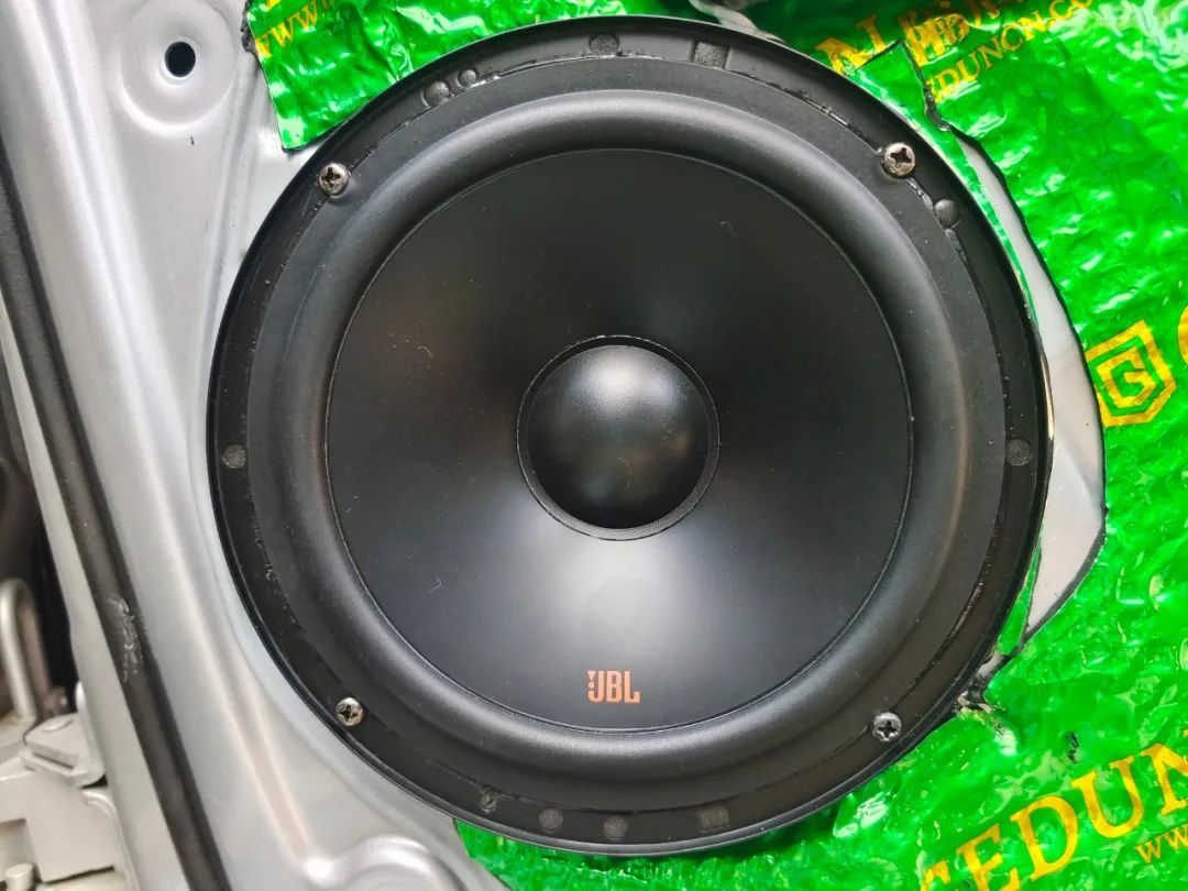长春西玛汽车音响改装，大众POLO低预算音响升级，高品质音响体验