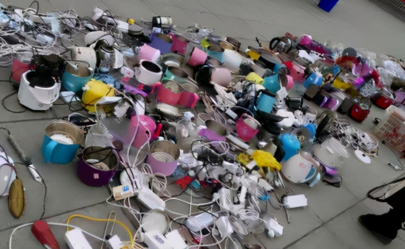 大学“最穷酸宿舍”排名，红砖房+空中吊床+24人间，学生看呆了