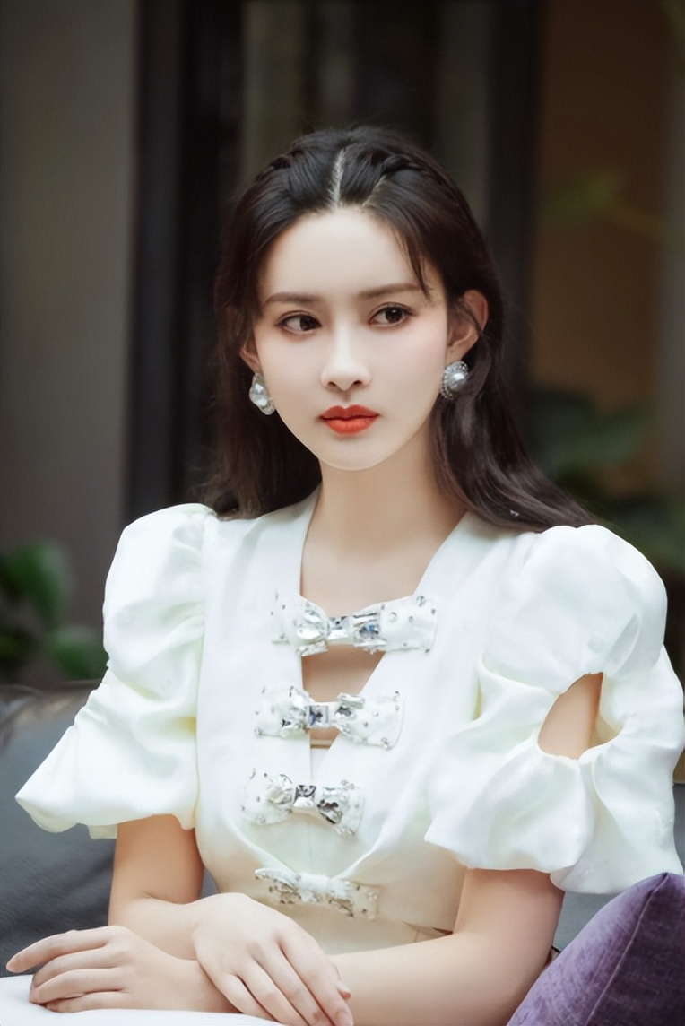 刚出名就耍大牌？顶撞狡辩、抠图轧戏、带头网暴，这些明星可真行