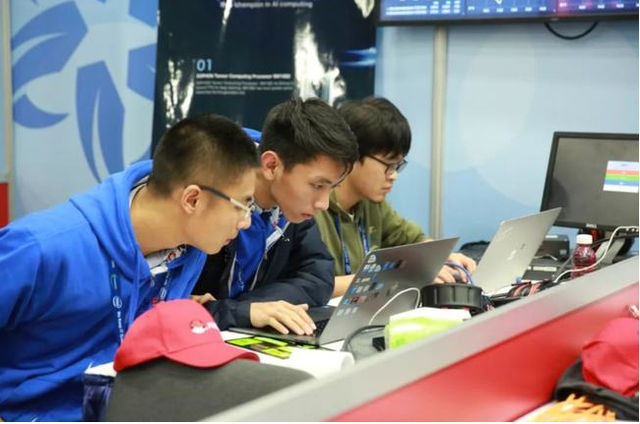 清华也拯救不了的“天坑专业”，让学霸被迫转学自救，到底有多坑