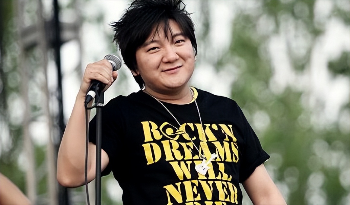 凭《老鼠爱大米》狂赚1.7亿，却被骗千万，杨臣刚到底经历了什么