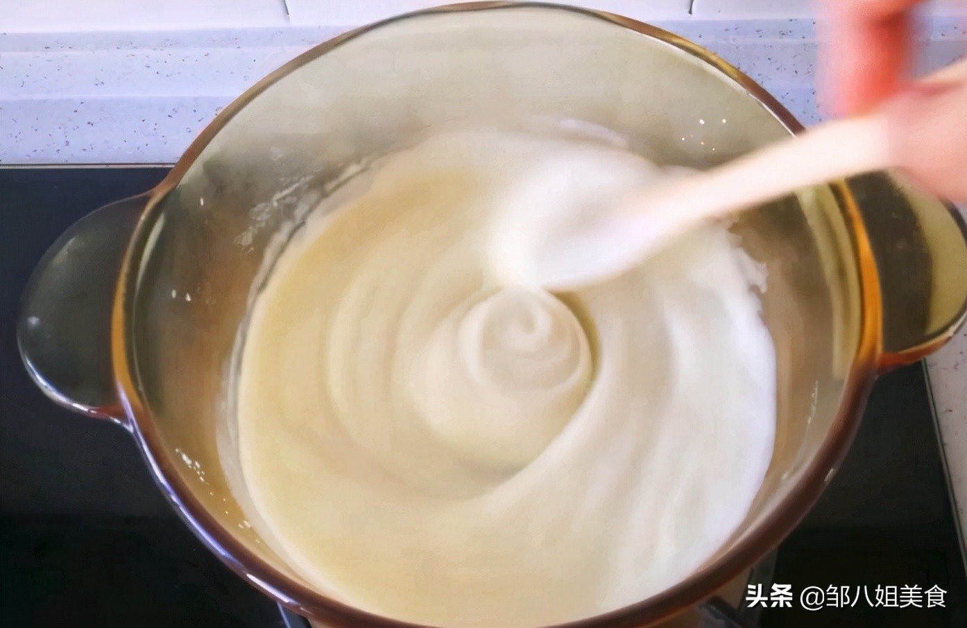 分享一种“万能脆皮糊”，炸啥都酥脆，不脱糊不回软，学会过年用