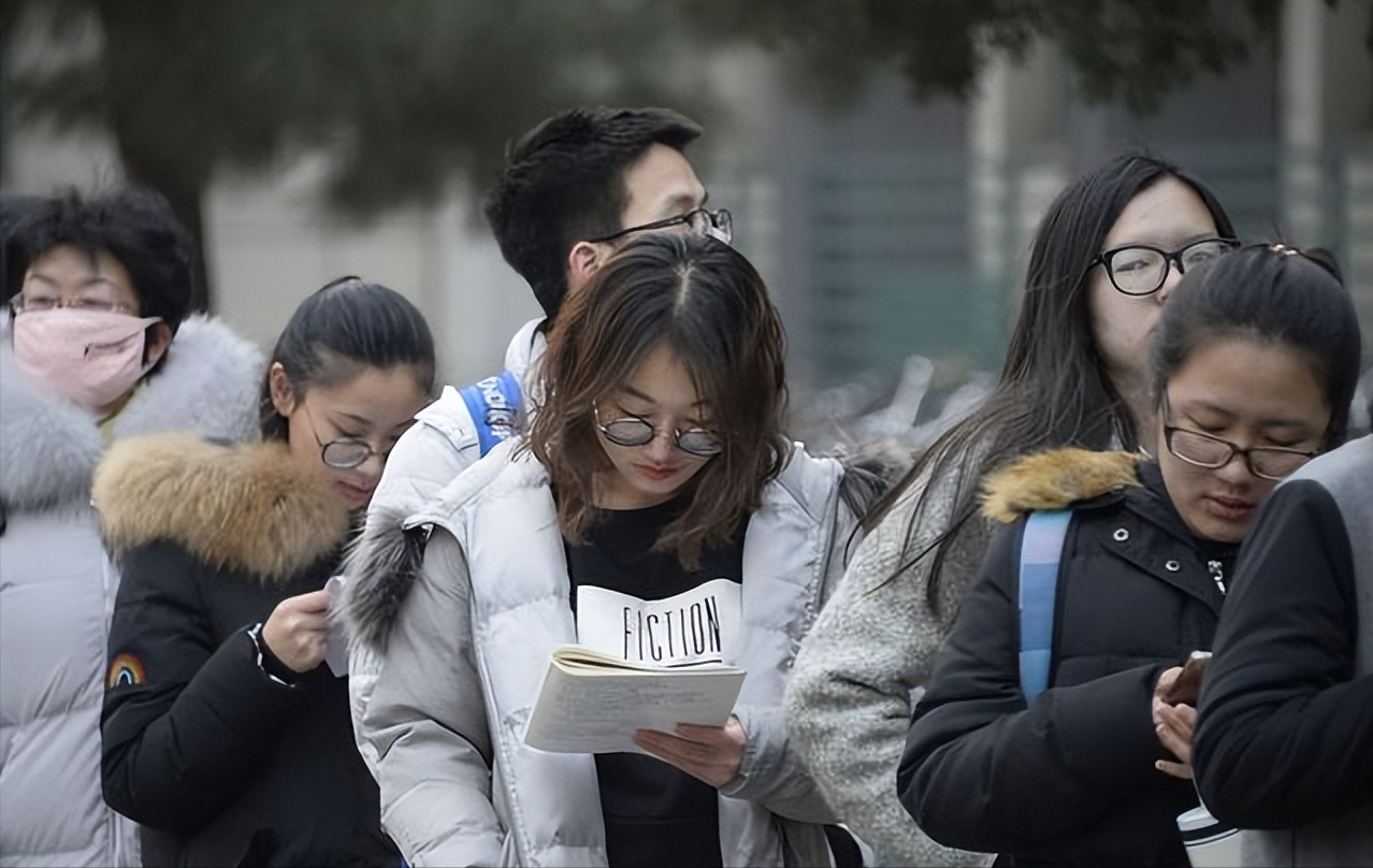 哈工程公布考研拟录取名单，71名考生因不合格被刷，到底咋回事？