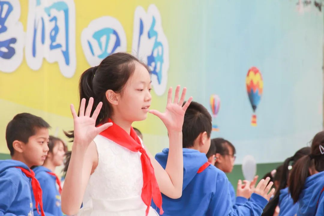 成都市双流区九江小学举行“童心爱祖国 劳动我最美”国旗下表演