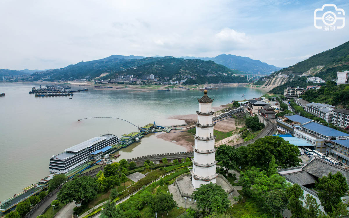 奉节耀奎塔，建成后当地连中五名进士，是川江航运的安全塔