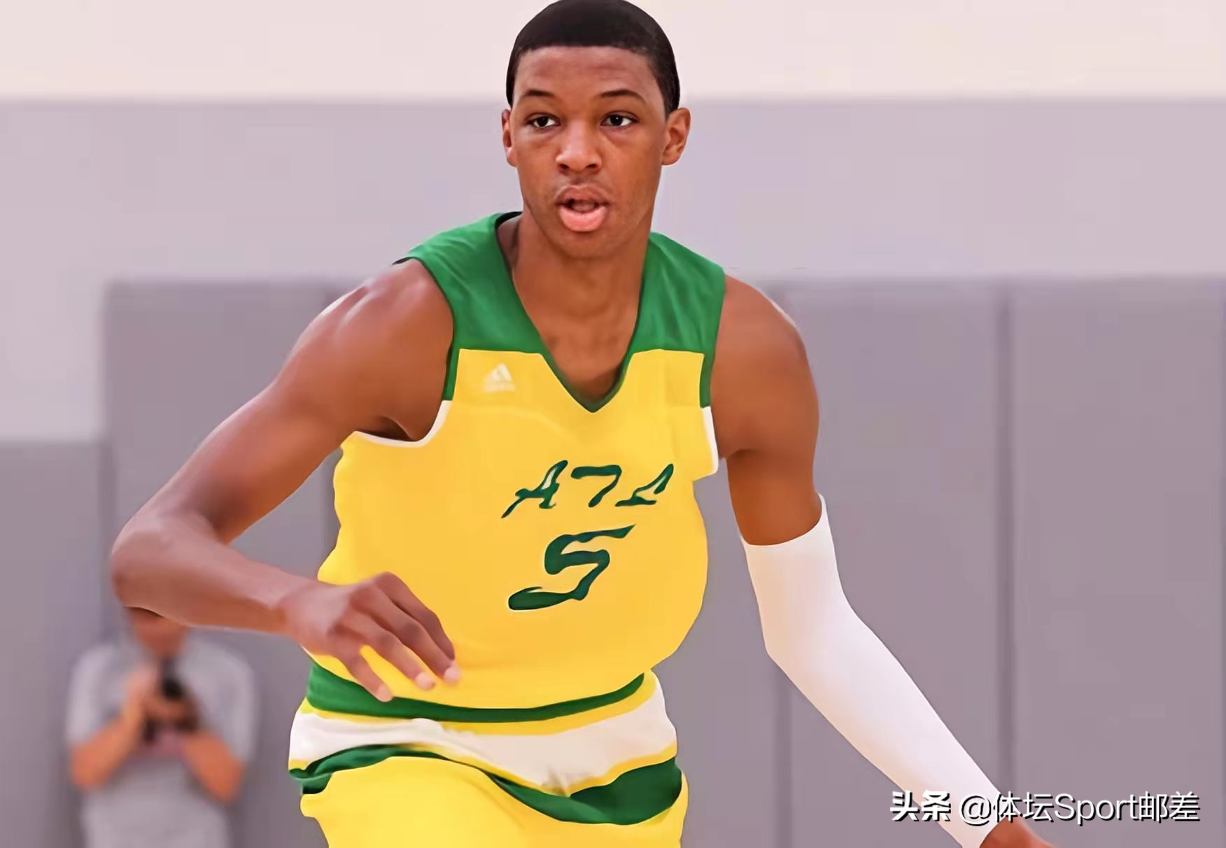 2022年NBA选秀第三位：小贾巴里-史密斯！上限是加内特的劲爆大前