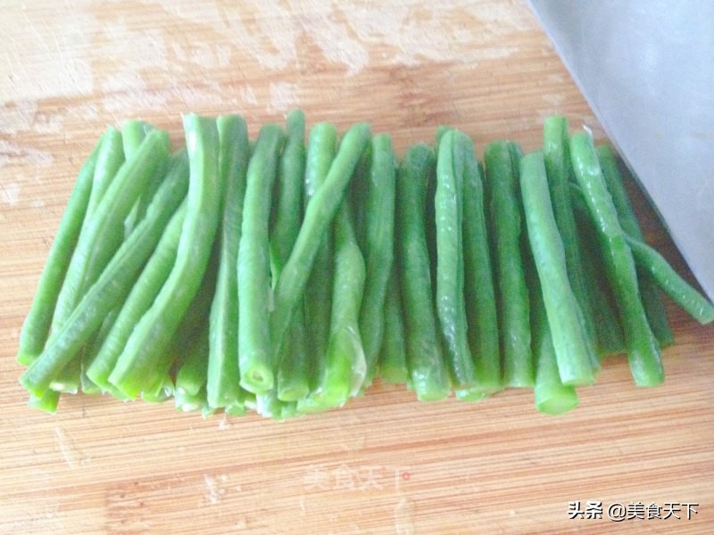 家常豇豆这样做，可以多吃好几碗饭！操作简单，喜欢你就试试吧