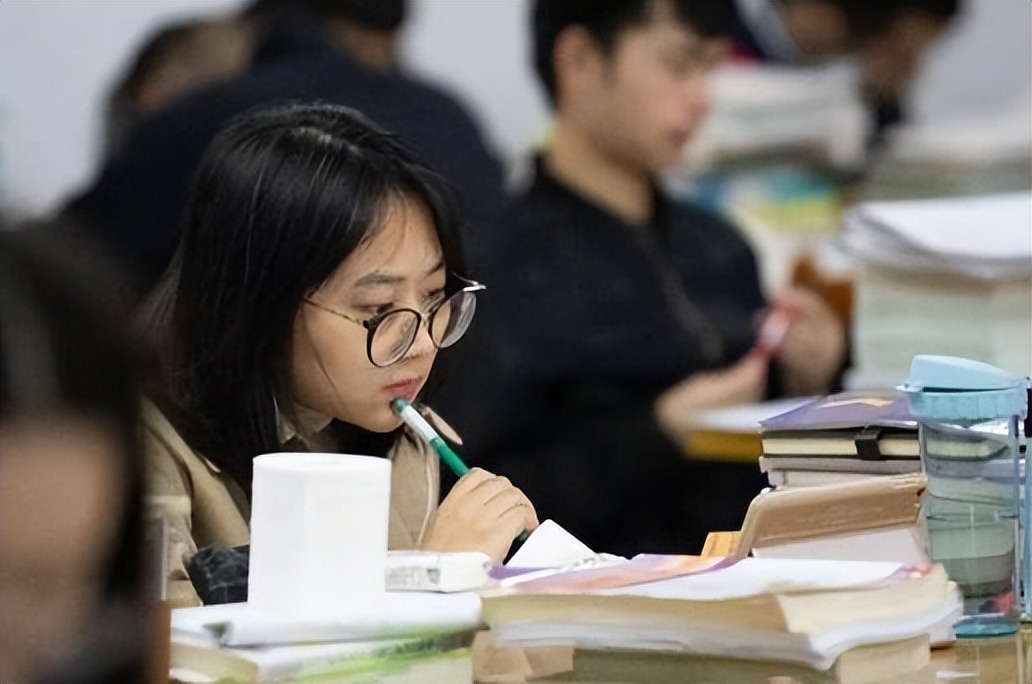 大学英语四六级将迎变化，部分考生将无法“再见”，大学生需重视