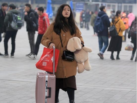 北京、山东、浙江多地提前放假，学生迎来长假期，还有一个坏消息