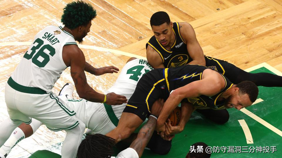 nba打球为什么罚球(全场仅1次罚球！库里正式做出回应！裁判的意图似乎也太明显了)