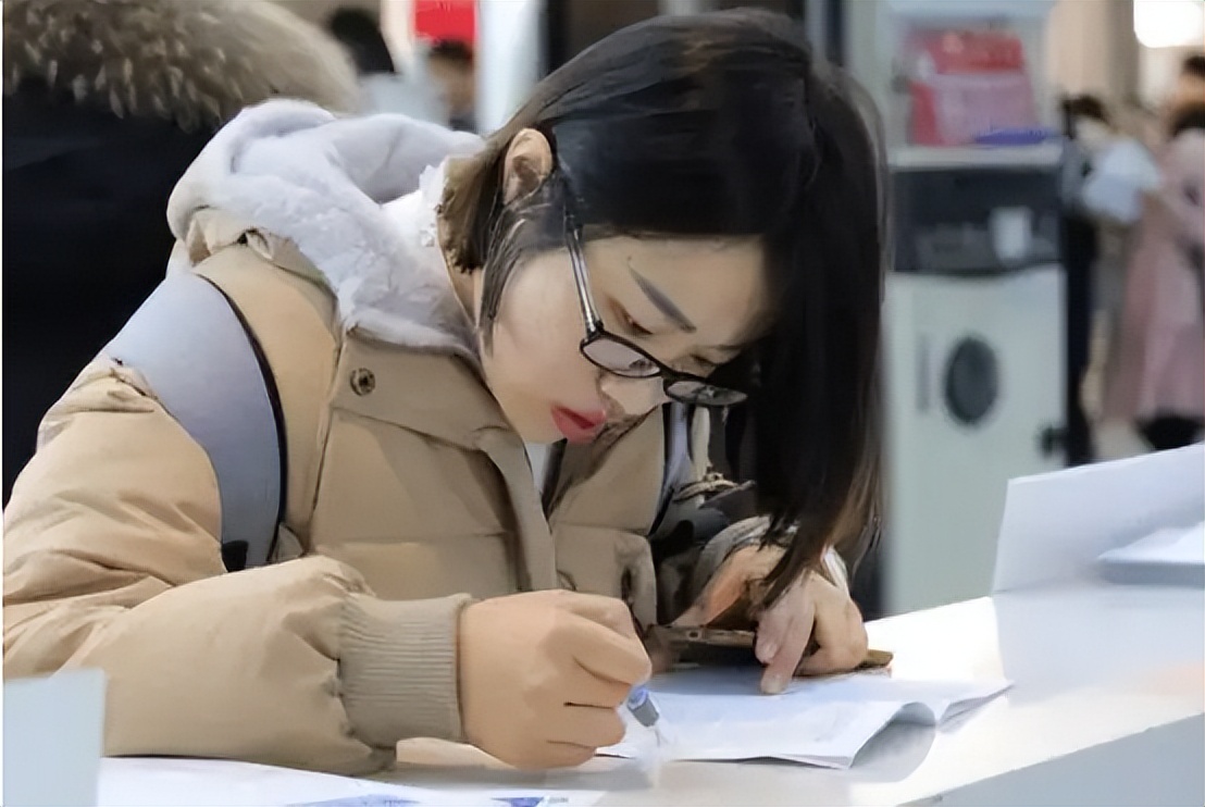 毕业后“用处不大”的4本证书，大学生要知晓，不要白白浪费精力