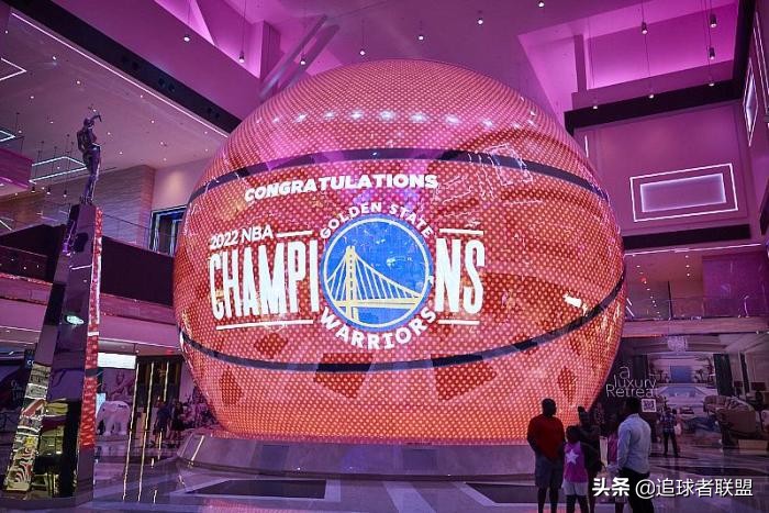 nba球星为什么乐意去夜店(勇士赌城派对曝光！汤普森连续3天夜店狂欢 维金斯喝醉库里未现身)