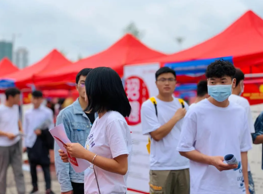 “三方协议”别乱签，小心影响未来考公考编，应届生可别当傻白甜