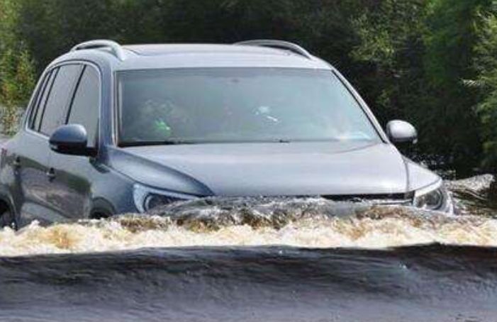 暴雨天驾车，这些事情要多注意（二）