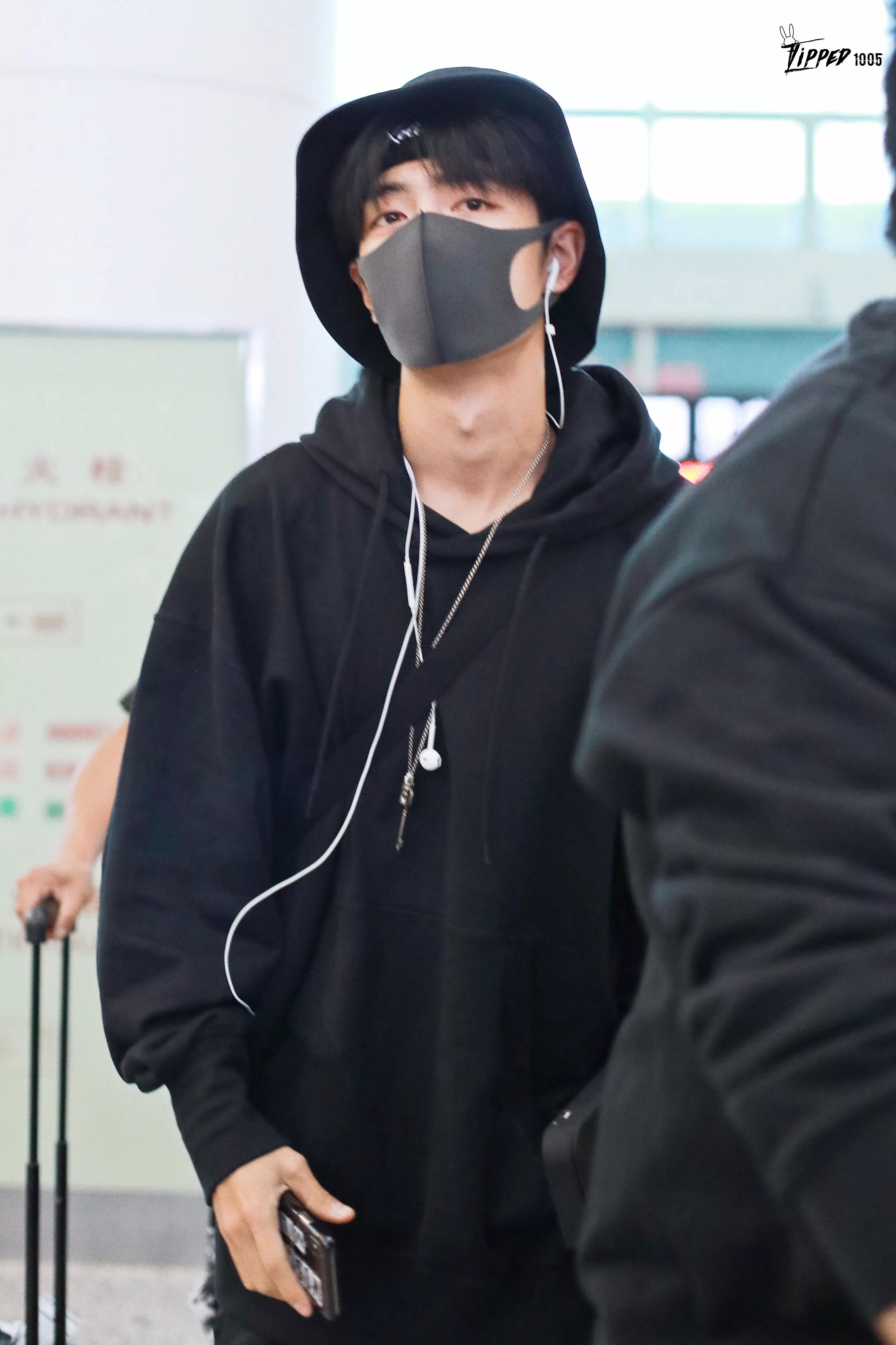 考古肖战:2018年9月—12月机场时间线汇总,今天请叫我收图狂魔