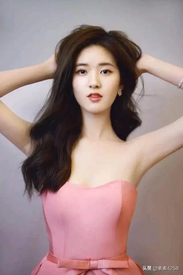 中国内地演员赵露思