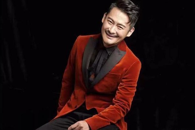 55岁景岗山酒不离手，妻子难以接受与其离婚，歌唱事业也被影响