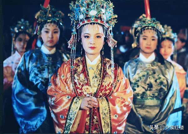 红楼梦：贾府的两个元宵节里，藏着元春死亡的秘密