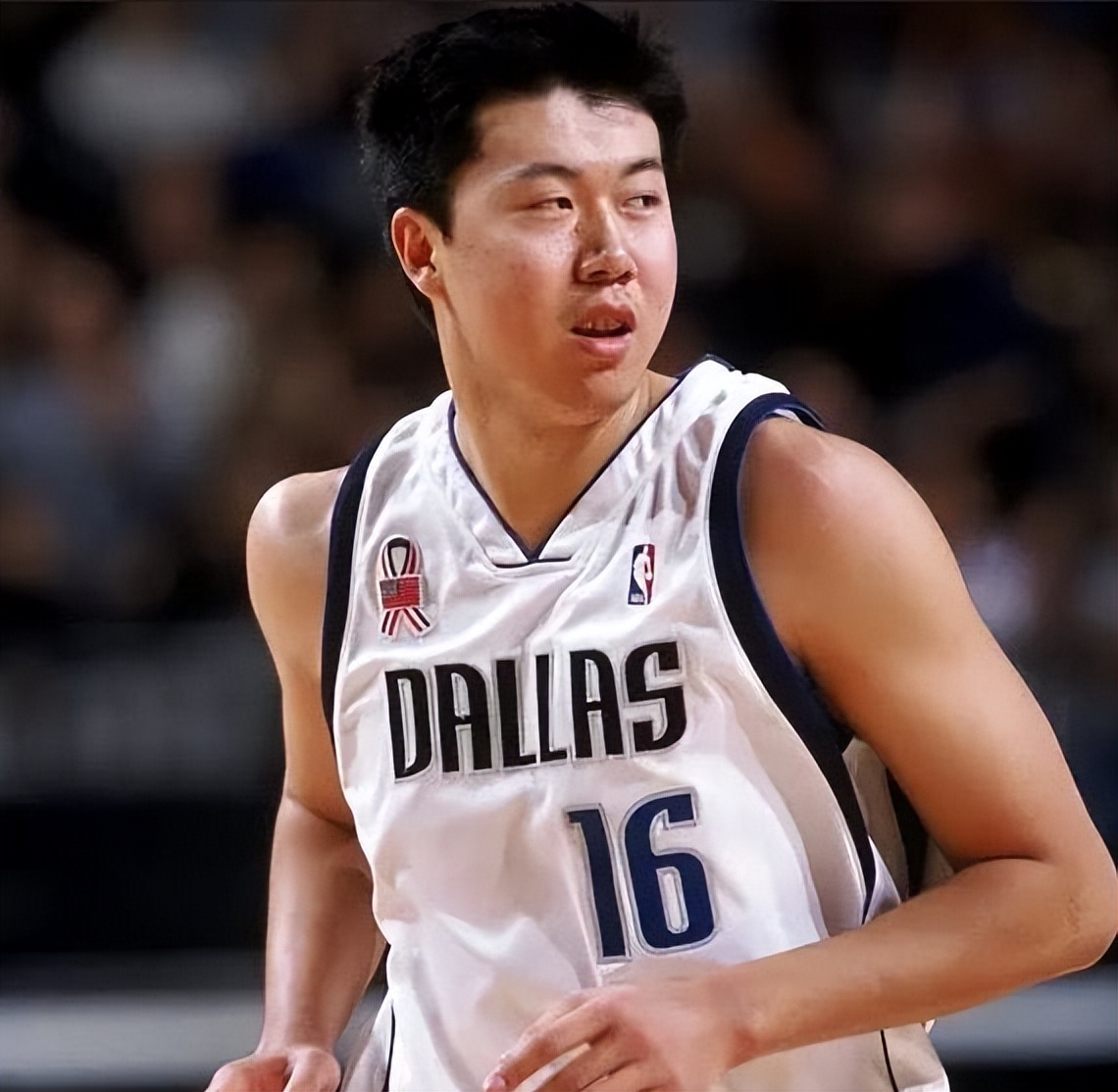 中国有哪些队友加入nba(中国球员谁在NBA赚钱最多？周琦132万，那大郅姚明易建联呢)