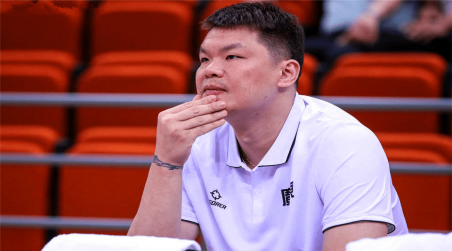 又一人正式离队！宏远锋线实力再度被削弱，朱芳雨的脸色挂不住了