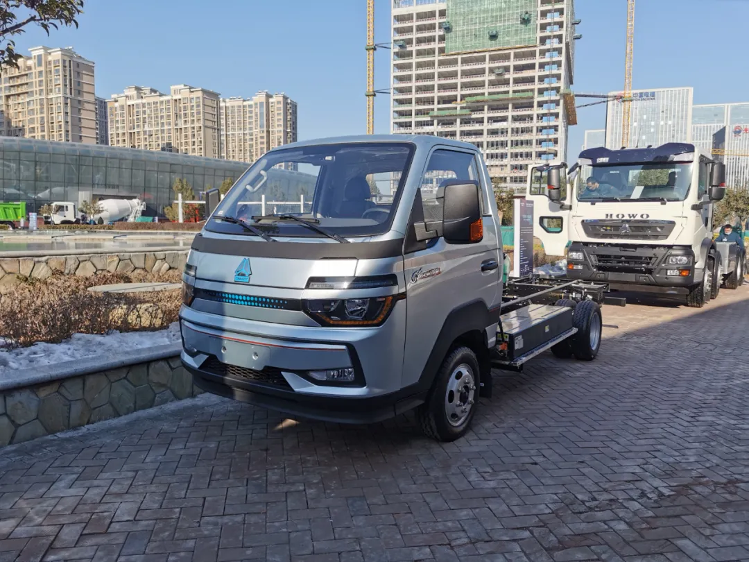 中国重汽2022年会都有啥车？600马力黄河X7丨汕德卡C9H等30多款