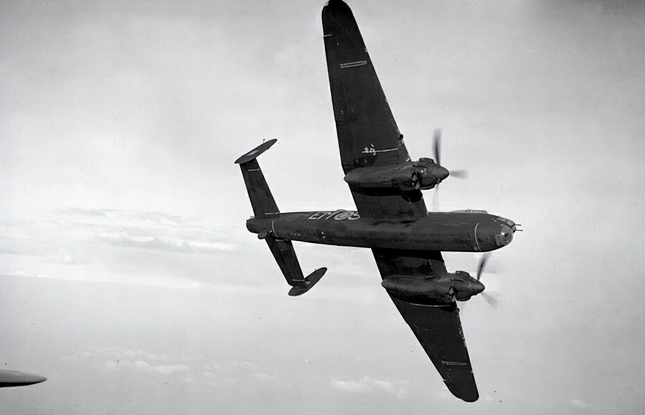 1961�꣬Ӣ����48ö�˵�͵���¼��£����ը�й���Ϊ�����շ�����