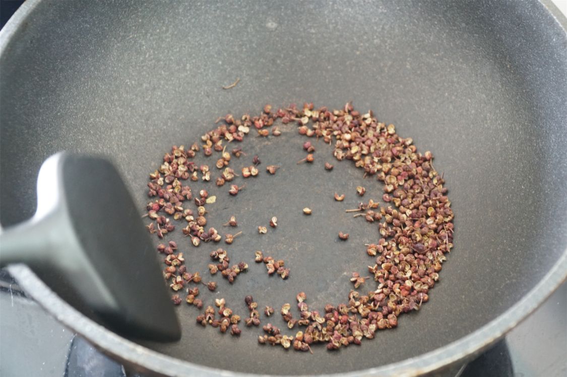 炸小酥肉，面糊记得用这3样混合就行了，外酥里嫩，放凉也好吃