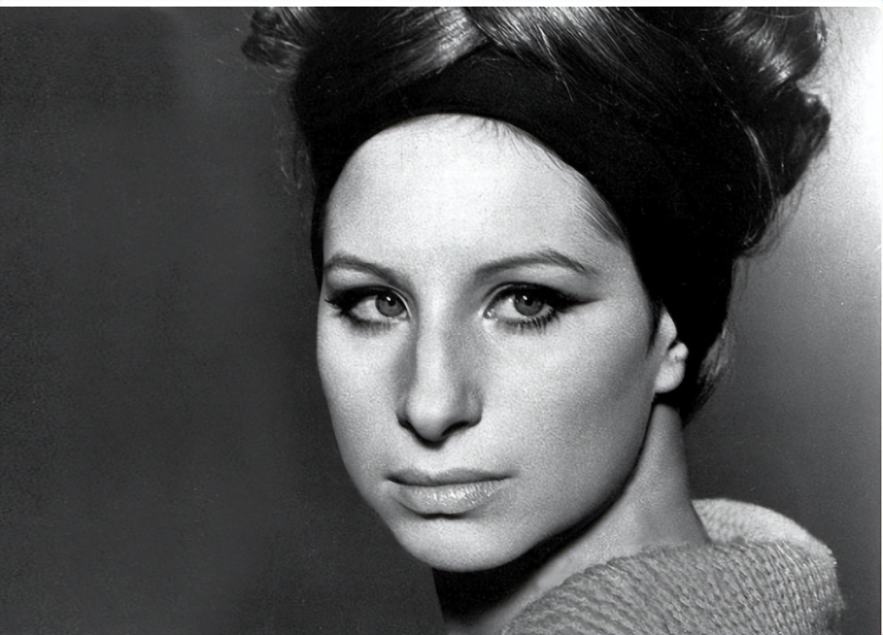 “彪悍”老爸连姆·尼森：两次求婚国民女神，妻子去世1年后约会