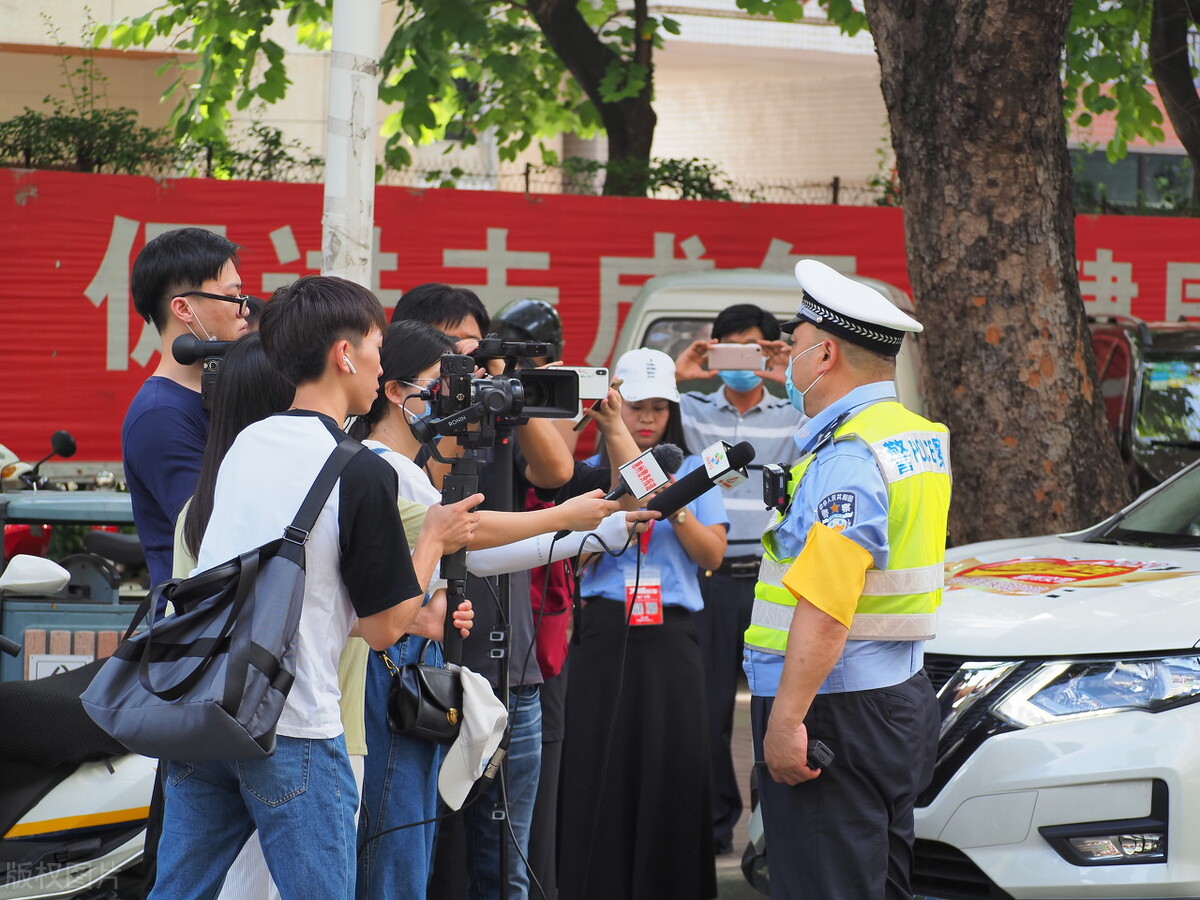 钱能解决一切的社会，最终结局是什么？为何东西方差距如此大？