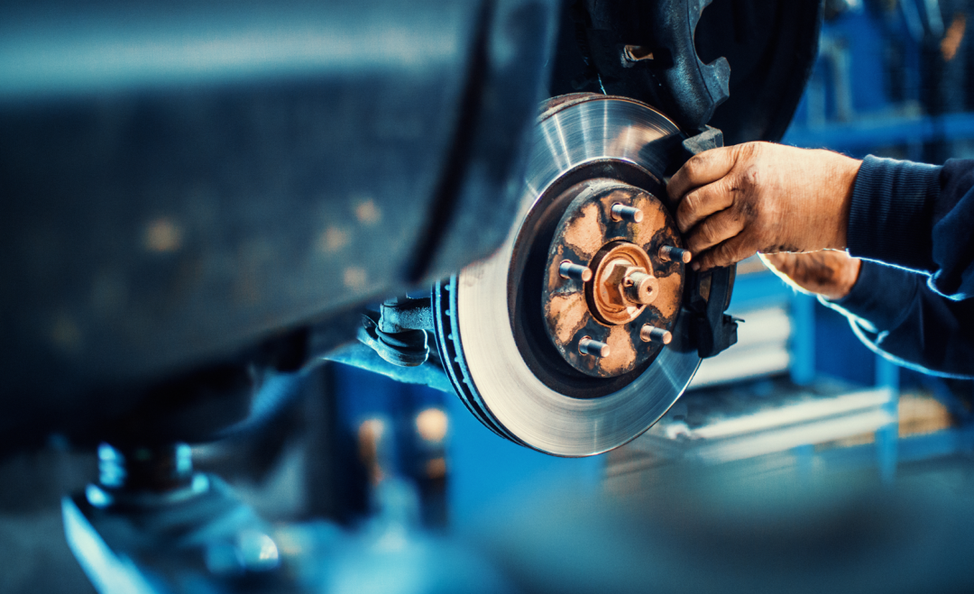 卷死燃油车，混动车拼了