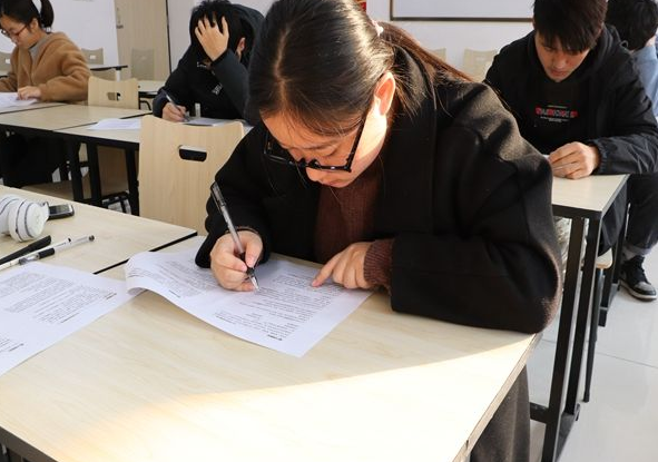 考研日期将近，初试要求较去年相差较大，还要提前60分钟去考点？