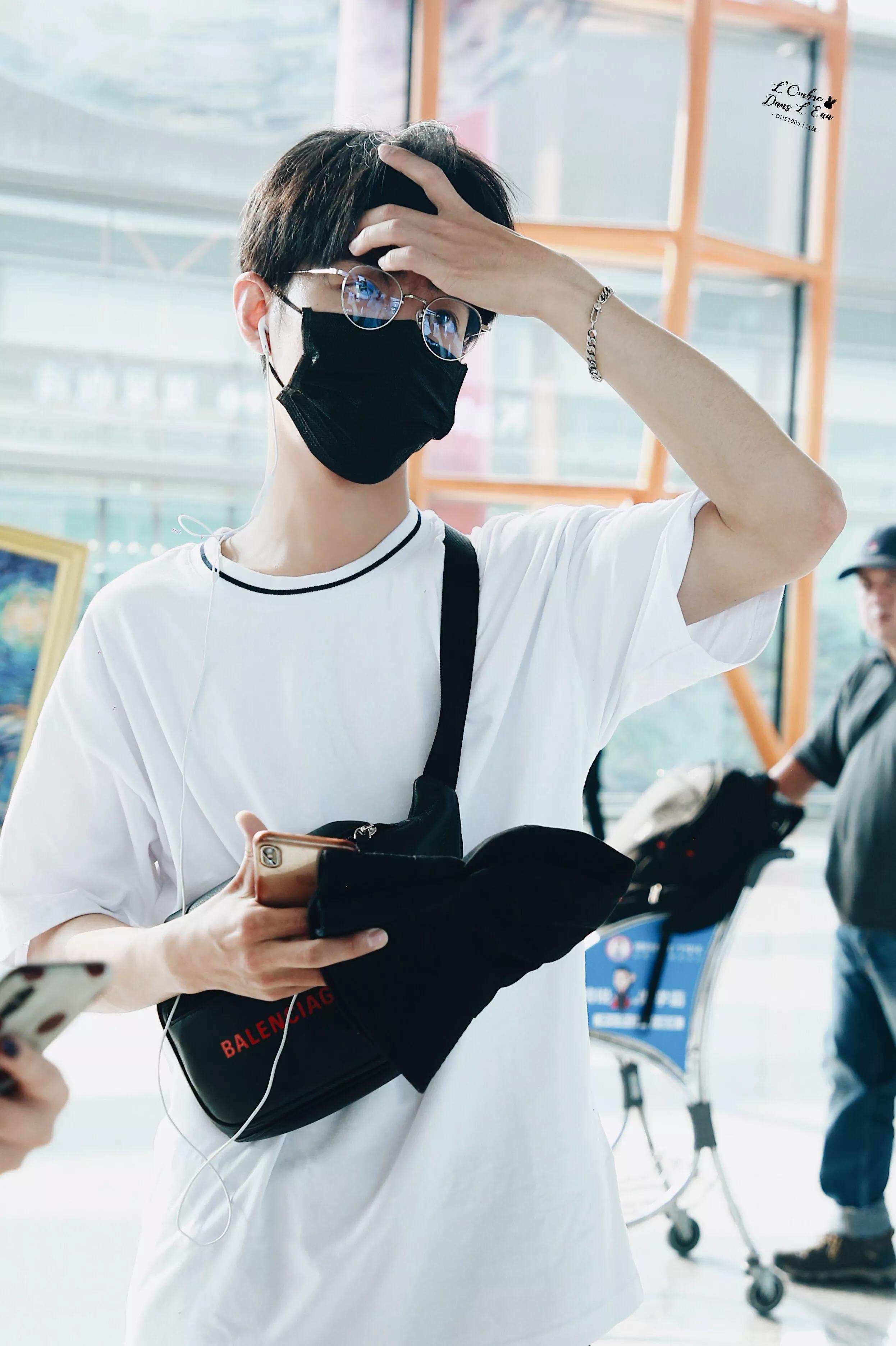 考古肖战:2018年9月—12月机场时间线汇总,今天请叫我收图狂魔