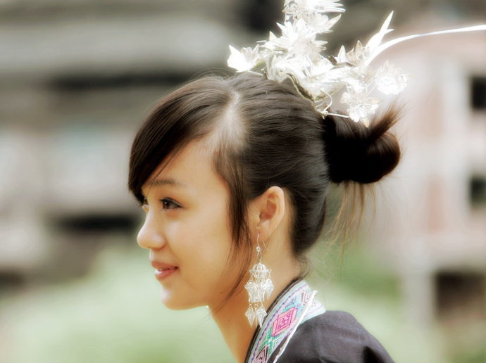 侯一民的画能卖多少钱她16岁画像被印上人民币